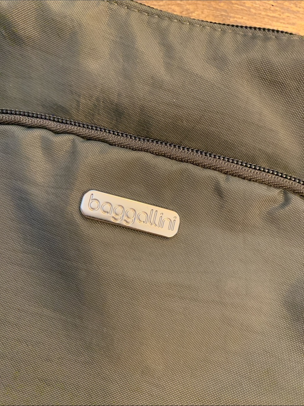 Baggallini crossbody bag - Picture 2 of 10